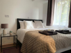 Serviced Apartment Bristol One-Bedroom Southmead Hospital MOD Airbus